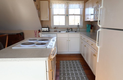 Tom Nevers Casa | Nantucket Salty Nest- 3 bedroom 2.5 bathrooms in Tom Nevers. Sleep 7