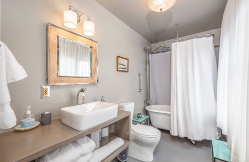 Half Moon Bay Cama Y Desayuno | Nantucket Whale Inn