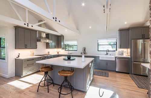 Napa Casa | Napa Valley Oak Knoll Modern Farmhouse