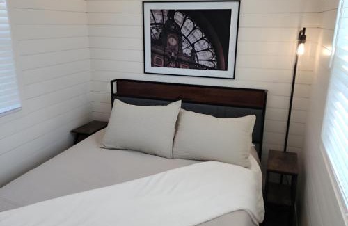 Fredericksburg Casa | Napa Valley Station Rooftop Patio 1br