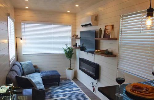 Fredericksburg Casa | Napa Valley Station Rooftop Patio 1br