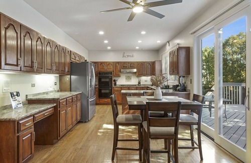 Naperville Casa | Naperville Rental - Harmony Ct