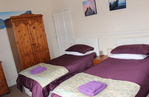 Stainburn Casa | Napier Town House - Self Catering - Guesthouse Style - Twin and Double Rooms