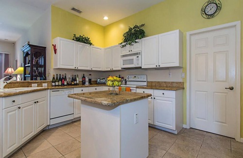 North Naples Villa | La mejor ubicación de Naples, piscina climatizada, a 3 millas de la playa, comunidad cerrada.