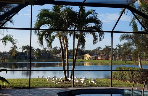 Central Naples Casa | Naples house with Lakeview and pool in secure+desirable area close to center