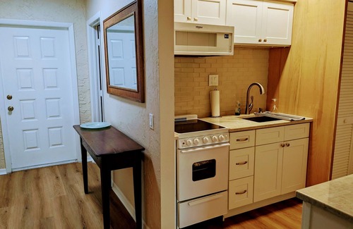 Imperial Golf Estates Condominio | Naples is here to enjoy with your doggies!
