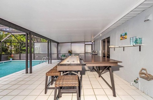 Central Naples Casa | Naples Luxury 4BDR+Den POOL Home