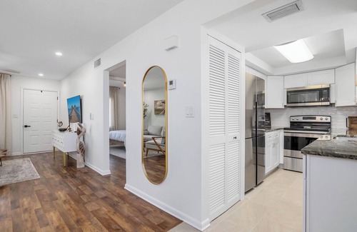 Redevelopment Area Condominio | Naples Paradise Pool/1Mile to beach/DT/Shopping/0,5mile Pickleball court