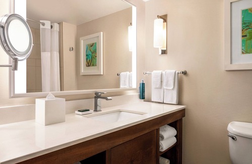 Park Shore Hotel | Naples' Stylish Unit w/ Shuttle to the Beach and Outdoor Pool | Free Parking
