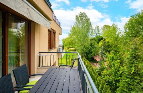 Balatonlelle Apartamento | Napsugár 12 by HelloBalatonlelle
