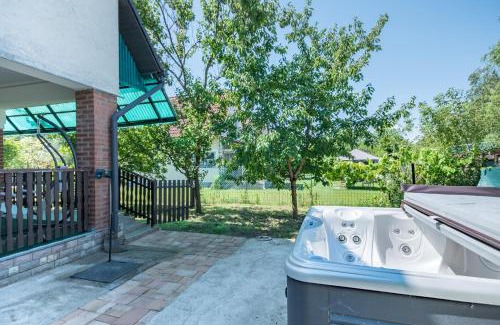 Poroszlo Apartamento | Napsugár Vendégház