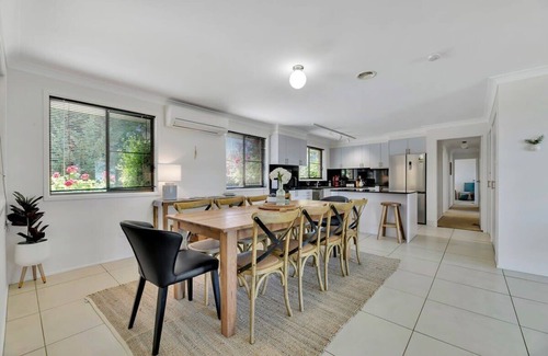 Clifton Grove Casa | Narambla Estate - Rural Retreat, Modern Hideaway