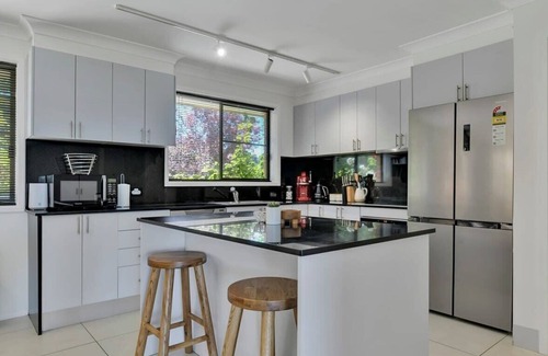 Clifton Grove Casa | Narambla Estate - Rural Retreat, Modern Hideaway