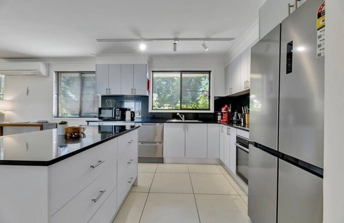 Clifton Grove Casa | Narambla Estate - Rural Retreat, Modern Hideaway