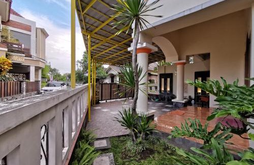 Sleman Casa | Nariska Suite Homestay