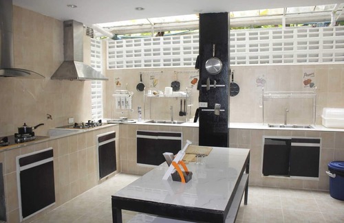 Kathu Villa | Narong Ek Residence View & Pool Villa