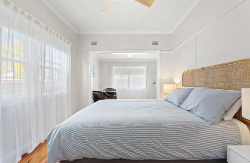 Narooma Casa | Narooma Lighthouse Cottage - 74 Princes Highway Narooma