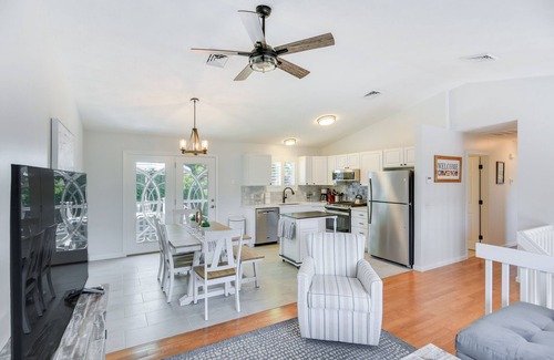 Narragansett Casa | Narragansett Vacation Rental Near River & Beach!