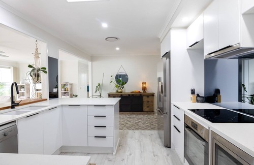 Narrawallee Casa | Free night on us this winter at Narrawallee Beach House