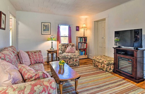 Narrowsburg Casa | Narrowsburg Farmhouse Hideaway on 2 Acres w/ Pond!