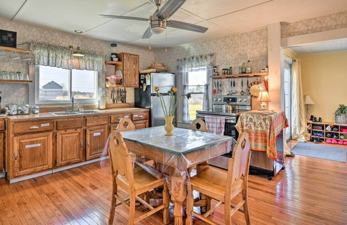 Narrowsburg Casa | Narrowsburg Farmhouse Hideaway on 2 Acres w/ Pond!
