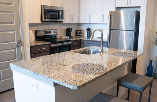 Concord Apartamento | NASCAR/Motor Speedway 10mins away- King Size Retreat