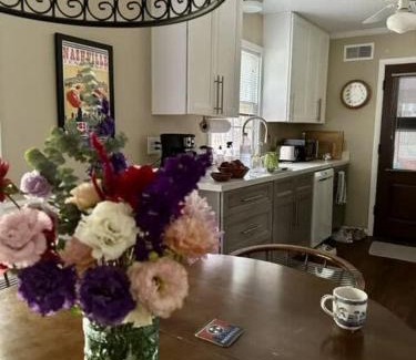 Hillwood Casa | Nashville Elegance Enjoy Southern Comfort in Style