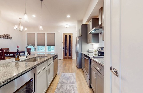 Haynes Area Casa | Nashville River Front. Close Proximity To Hotspots