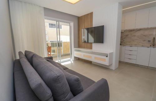 Sao Jose Apartamento | Nassau 203 - Excelente apartamento - Finamente mobiliado e decorado - À poucos metros da praia - (Consultar serviços de roupa de cama e banho)