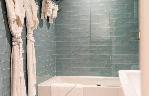 South Beach Hotel | Nassau Suite South Beach - an All Suites Hotel