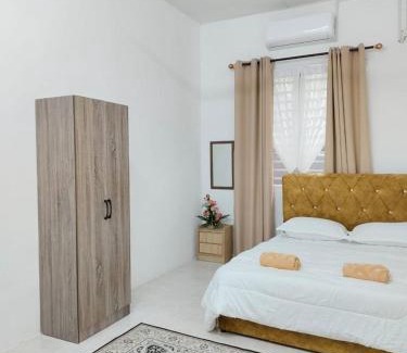 Temerloh Casa | NASUHA HOMESTAY 1 TEMERLOH Semi-D House, 2 Bedroom, 3 Bathroom, 3 Unit Aircond, Free Wifi and Netflix, Near Hospital with Private Pool