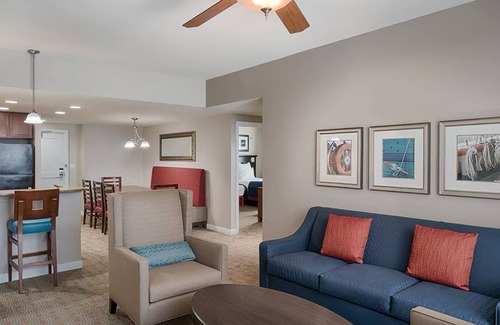 National Harbor Complejo | Nat'l Harbor MD’s Innovative Waterfront District near Wash DC 2BD/2BA Deluxe Ste