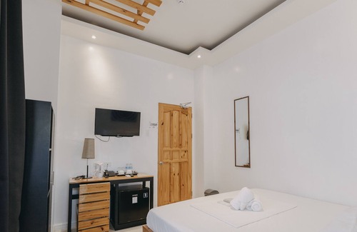 Oslob Hotel | Natalio Bacalso Avenue
