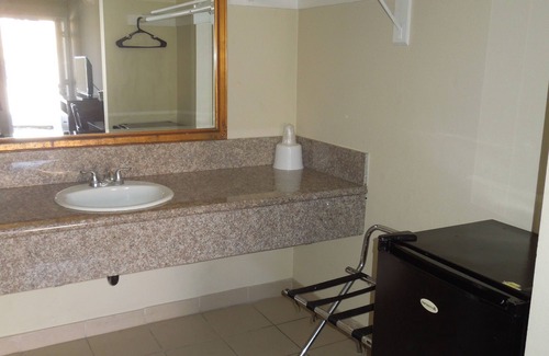 Garden Grove Hotel | National Inn Garden Grove