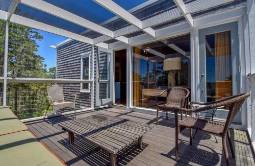 Wellfleet Casa | National Seashore w Modern Architecture