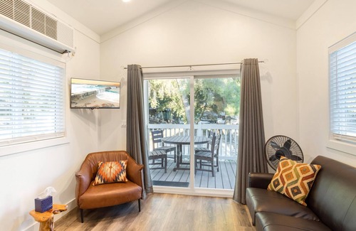 Temecula Cabina | Native Falls Cabin (1BR Loft XL 18) - 1BR Loft XL Craftsman Cabin