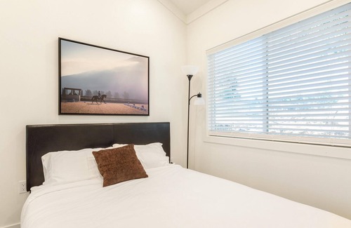 Temecula Cabina | Native Falls Cabin (1BR Loft XL 18) - 1BR Loft XL Craftsman Cabin