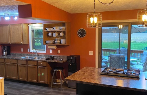 Fennville Casa | Atkins cottage Private close to town pet friendly