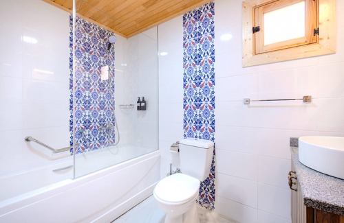 Iznik Casa | Natural Bungalow w Fireplace Near Iznik Lake