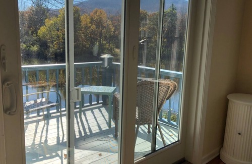 Dorset Casa | Nature, activities, dining, farmers market and shopping near town.