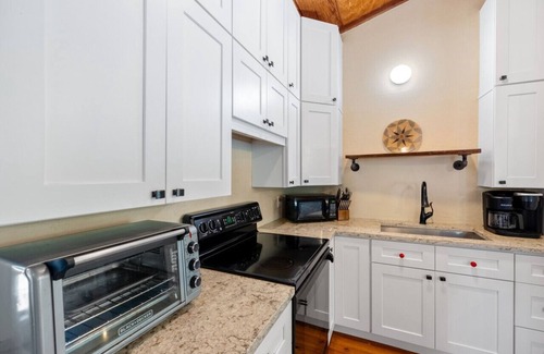 Cedar Key Casa | Nature at it's best with the room to explore it