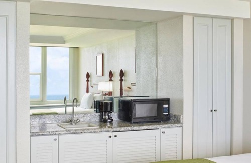 Kahului Casa | Nature Awaits You! Amazing Unit, Pool, Restaurant, Gym