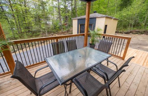 Saint-Brigitte-de-Laval Casa | Nature Comfort & SPA - Chalet Moderno