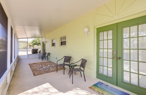 Williston Casa | Nature Coast Farmhouse w/ Screened-In Porch!