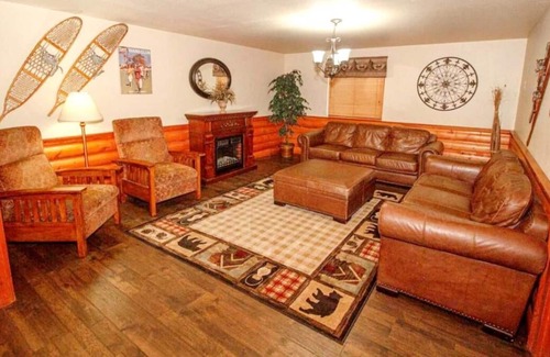 Ponderay Casa | Nature Escape, 3 Two Queen Bed Units, Lake Recreation, Breakfast, Parking!