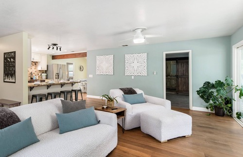 Ramona Casa | Nature Getaway with Game Room, Fire pit & Hot tub