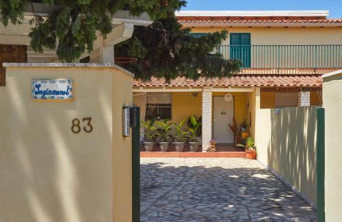 Santa Croce Camerina Apartamento | Nature home in villa w piscina
