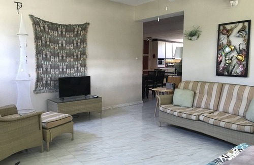 Rio Abajo Casa | Relax-Unwind-Topical Escape Beach / Sanctuary Home- ¡3500 acres! Privado y Prestinado