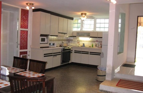 Rio Abajo Casa | Relax-Unwind-Topical Escape Beach / Sanctuary Home- ¡3500 acres! Privado y Prestinado