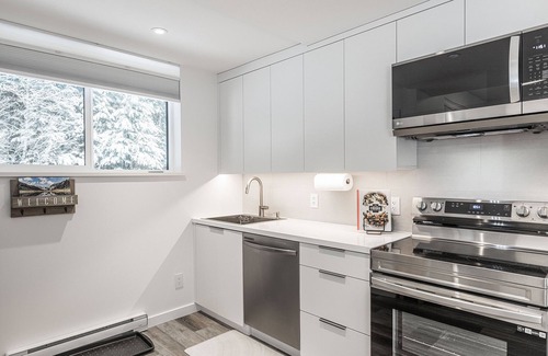 Squamish Casa | Nature, Nurture, Nest at the Mamquam Mountain Suite. Peace in the Mountains